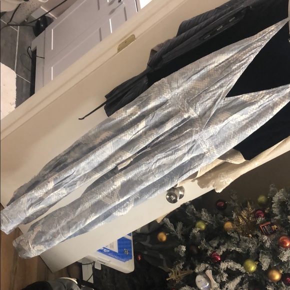 Jumper - Picture 2 of 2